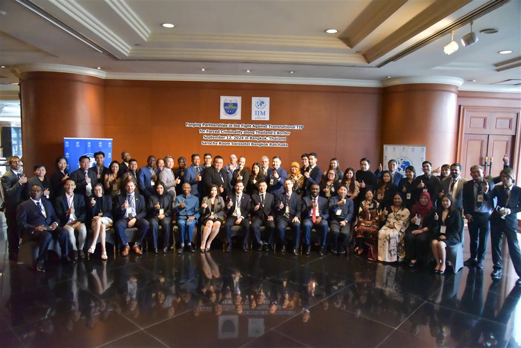 DSI and IJM held meeting with 17 embassies to deal with human trafficking at Thailand's borders