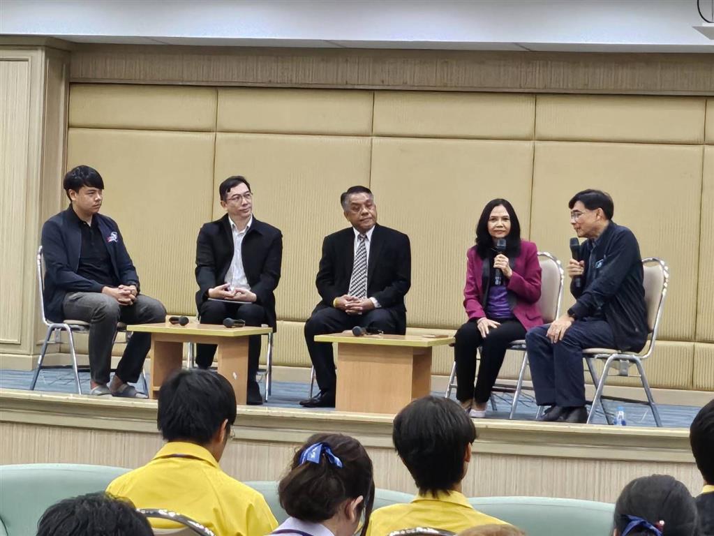 DSI joined the “Online Gambling…Whose Game Is This?” seminar organized by the Thai Health Promotion Foundation (THPF) and the Radio and Media Association for Children and Youth (RMACY)